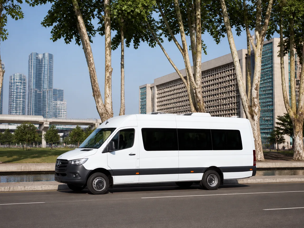 Mercedes-Benz Sprinter — сбоку