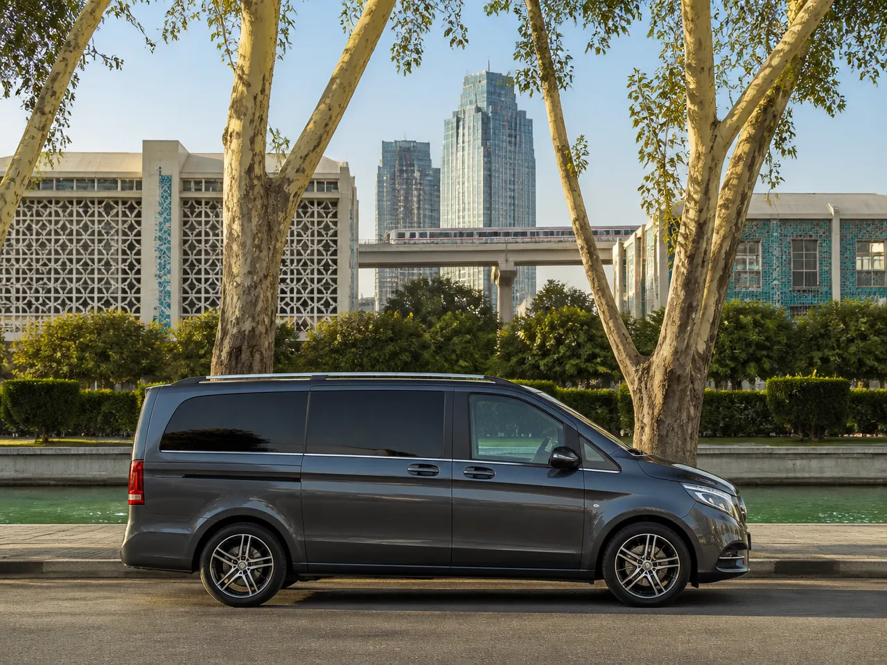 Mercedes-Benz V-Class — сбоку
