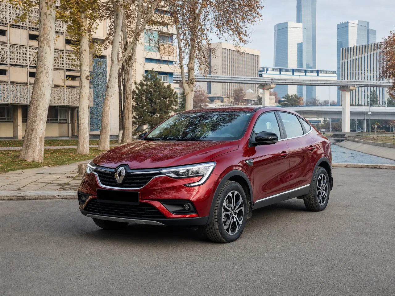 Renault Arkana — спереди