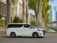 Toyota Alphard 2020 — сбоку