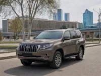 Toyota Land Cruiser Prado 2020 — спереди