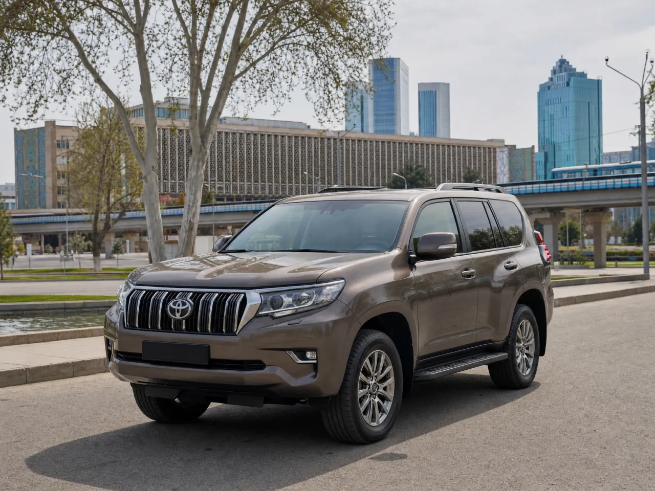 Toyota Land Cruiser Prado — спереди