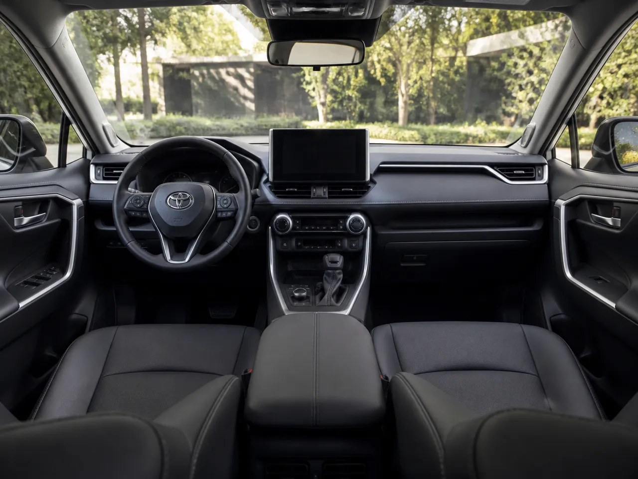 Toyota RAV4 — салон