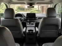 Toyota Sienna 2022 — салон