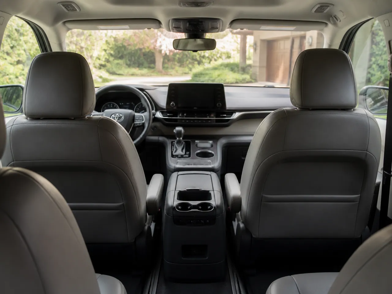 Toyota Sienna — салон