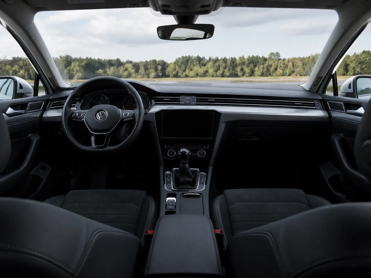 Volkswagen Passat — салон