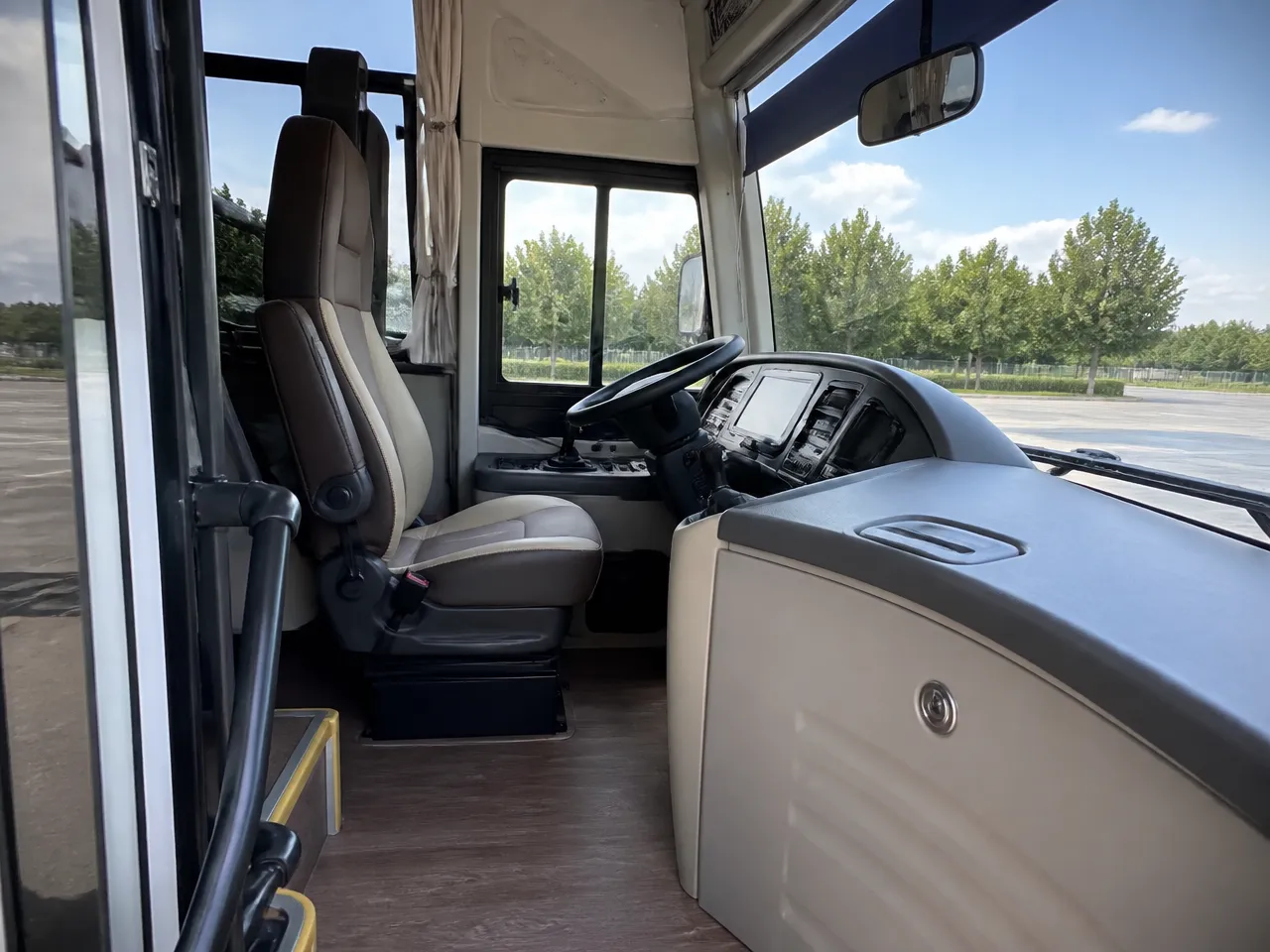 Yutong Tourist Bus — салон